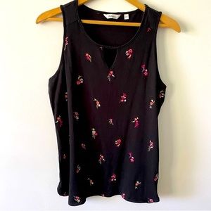 3/$30💚Reitmans black floral sleeveless top size medium